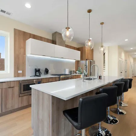 New 3Bed 3Bath Condo With Parking By United Center