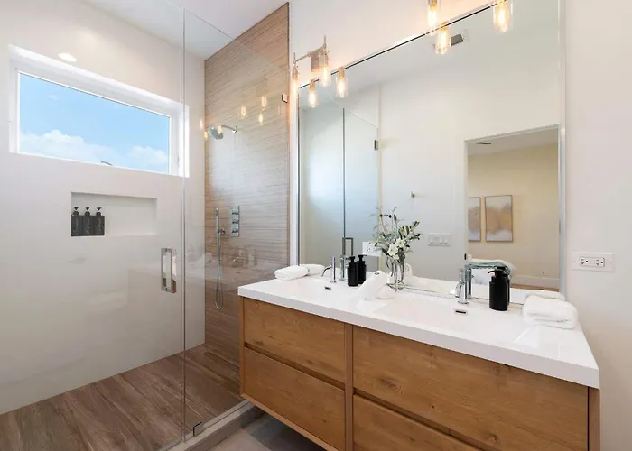 New 3bed 2bath With Parking By United Center Apartment *