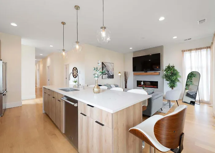 New 3bed 2bath With Parking By United Center Chicago
