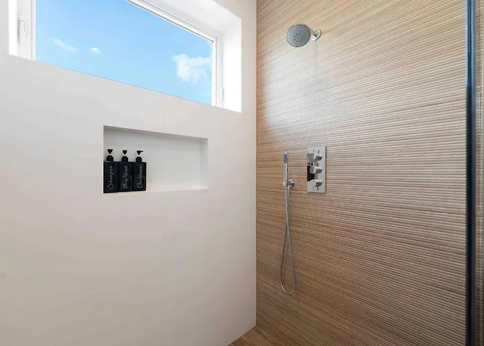 New 3bed 2bath With Parking By United Center Apartment