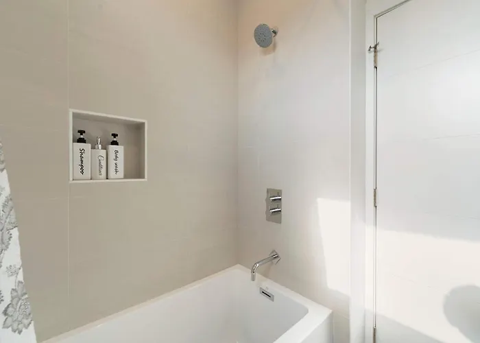 New 3bed 2bath With Parking By United Center Chicago